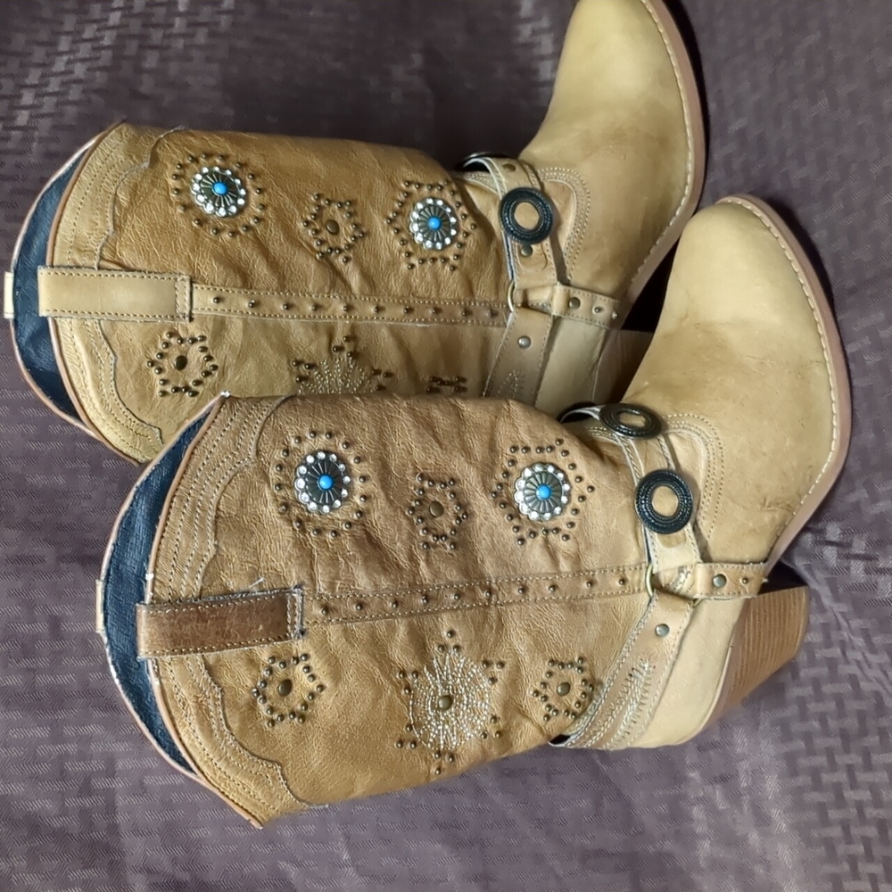 Dingo Boots - image 3